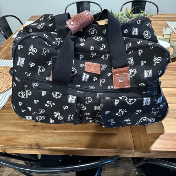 Victorias Secret Pink Rolling Duffle Bag Luggage